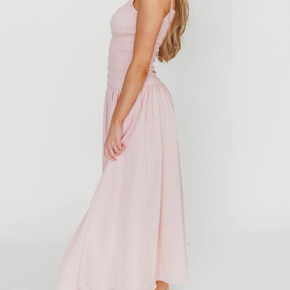 Elegant Pink Sleeveless Dress - Picture 5 of 5